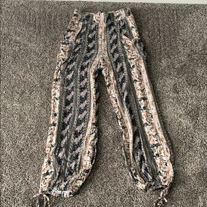 Soft crepe jogger pants with pockets